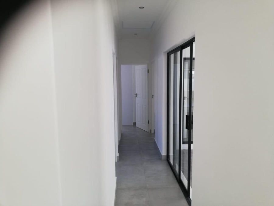3 Bedroom Property for Sale in Parklands North Western Cape